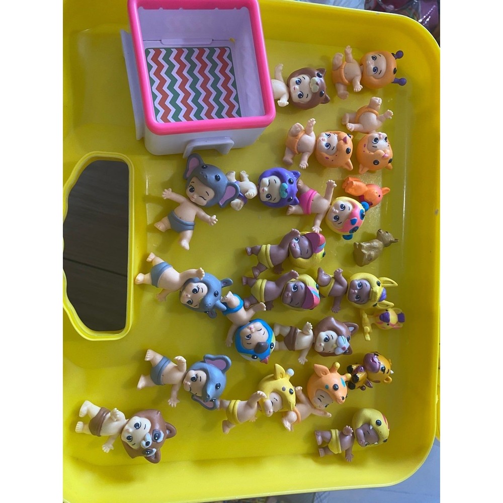 Lot 22 twozies babies some are pets